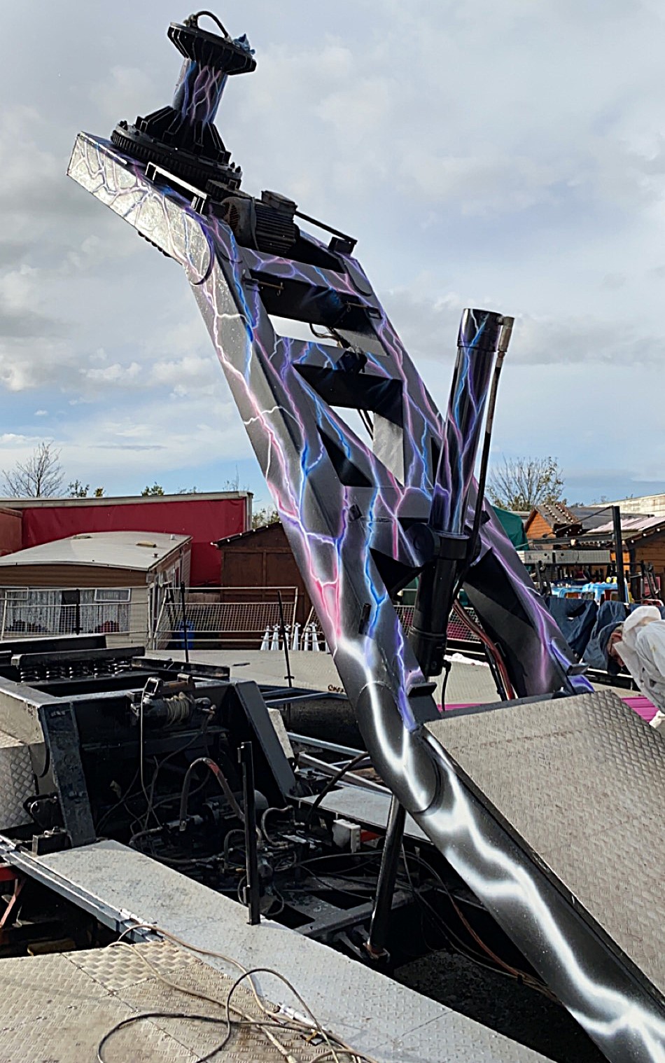 Electric dance Paratroopers unbrellas getting resprayed